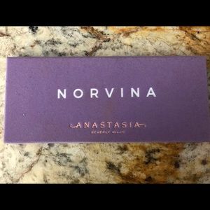 ABH Norvina Eyeshadow palette
